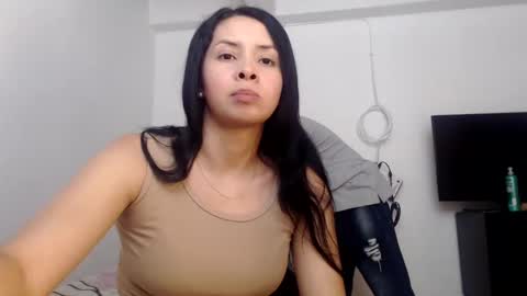 Snapshot of hot_angels___ chatting on March 4, 2025, 6:15 am angels online show from March 4, 2025, 6:15 am