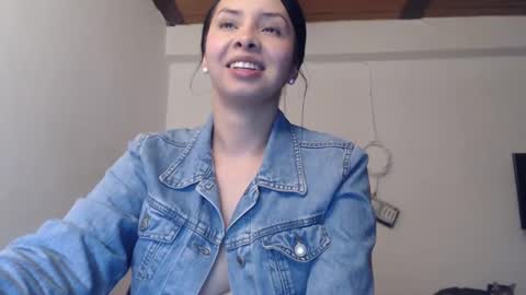 Snapshot of hot_angels___ chatting on September 11, 2025, 4:23 am angels online show from September 11, 2025, 4:23 am