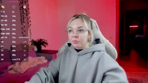   online show from October 20, 2025, 10:27 am