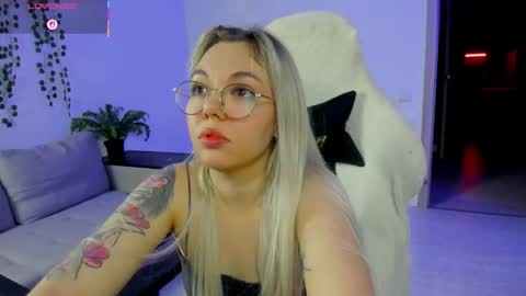   online show from November 15, 2025, 7:10 pm