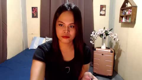 Snapshot of hot_babe0802 chatting on February 6, 2025, 9:53 am HANNA online show from February 6, 2025, 9:53 am