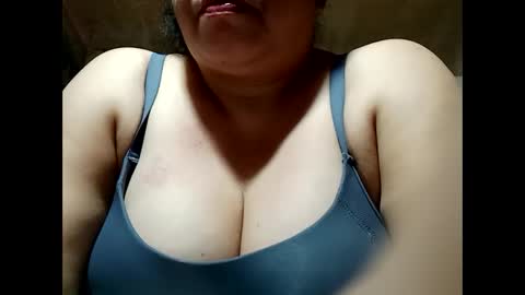 Snapshot of hot_boobs21 chatting on February 12, 2025, 11:51 am hot_boobs21 online show from February 12, 2025, 11:51 am