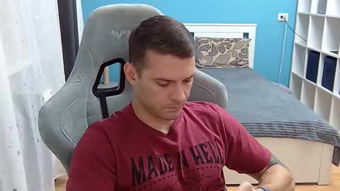 hot_cap_77 online show from December 5, 2025, 6:04 pm