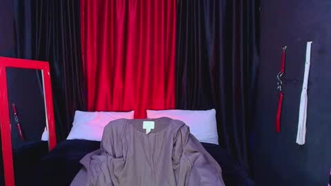 hot chocolate 4u online show from January 30, 2025, 2:47 pm