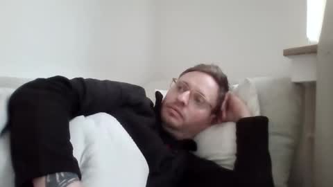 hot_chris1989 online show from February 10, 2026, 4:11 pm