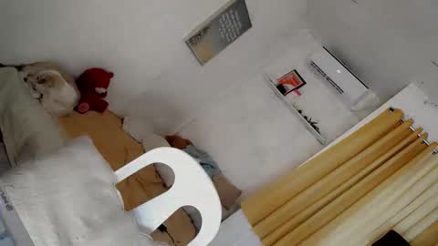 its me CLAUDIA online show from November 11, 2025, 6:13 am