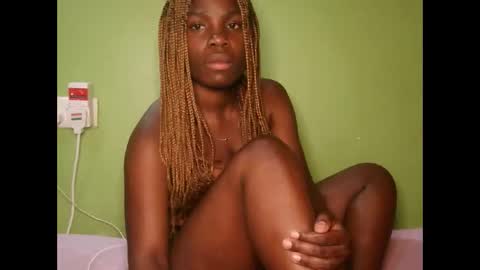 hot_latifah online show from October 19, 2025, 10:10 pm