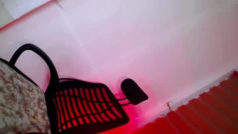Snapshot of hot_laura69 chatting on June 1, 2026, 4:41 pm just call me laura online show from June 1, 2026, 4:41 pm