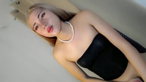 Snapshot of hot_little_angel18 chatting on May 30, 2026, 2:08 am hot_little_angel18 online show from May 30, 2026, 2:08 am