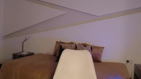 Alana online show from October 12, 2025, 9:03 pm