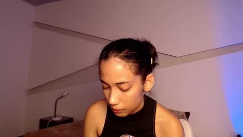 Alana online show from October 19, 2025, 8:42 pm