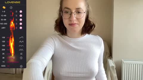 Lina online show from March 11, 2025, 11:23 am