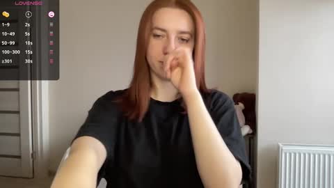 Lina online show from December 17, 2025, 8:20 am