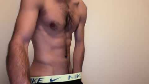 hot_men_athlete online show from October 24, 2025, 8:55 am