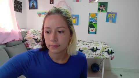 Snapshot of hot_mommymia chatting on April 22, 2026, 3:57 pm Mia online show from April 22, 2026, 3:57 pm