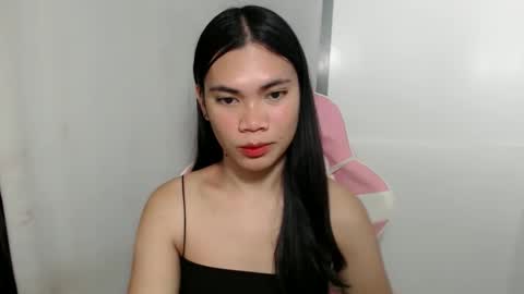 hot_pauline online show from April 14, 2026, 5:08 pm