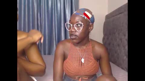 Hot petite online show from October 16, 2025, 6:42 pm