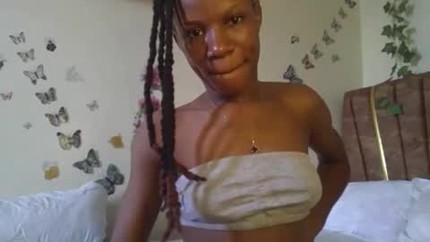 hot petite100 online show from October 16, 2025, 10:16 am