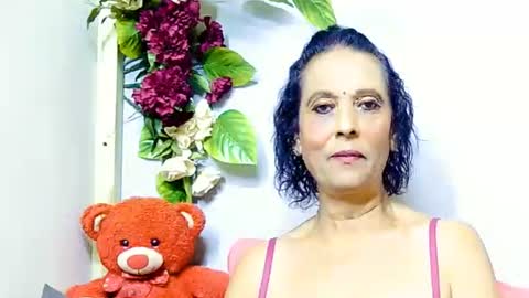 hot queen online show from June 10, 2026, 5:12 pm