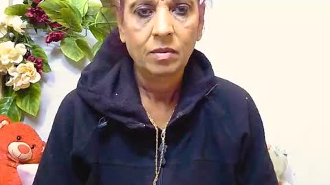 hot queen online show from July 5, 2026, 6:31 am