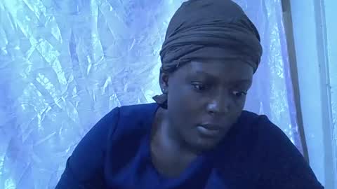 Snapshot of hot_raylah chatting on April 2, 2026, 10:18 pm RAYLAH online show from April 2, 2026, 10:18 pm