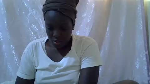 Snapshot of hot_raylah chatting on April 3, 2026, 12:25 pm RAYLAH online show from April 3, 2026, 12:25 pm