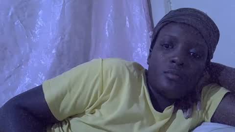 Snapshot of hot_raylah chatting on April 8, 2026, 1:27 am RAYLAH online show from April 8, 2026, 1:27 am