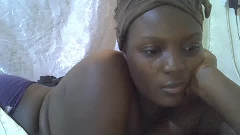 Snapshot of hot_raylah chatting on April 12, 2026, 11:15 am RAYLAH online show from April 12, 2026, 11:15 am