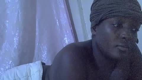 Snapshot of hot_raylah chatting on April 14, 2026, 5:52 pm RAYLAH online show from April 14, 2026, 5:52 pm