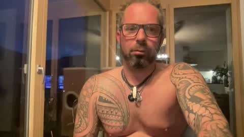 letmedoo2 online show from September 10, 2025, 6:08 pm