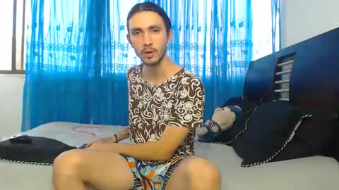 Snapshot of hot_sharks__ chatting on September 11, 2025, 11:21 am Hot Sharks online show from September 11, 2025, 11:21 am