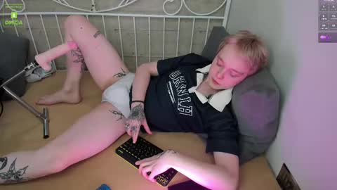 Snapshot of hot_twinkboy chatting on February 19, 2025, 2:01 pm hot_twinkboy online show from February 19, 2025, 2:01 pm