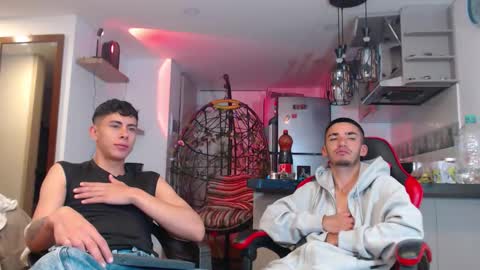 hot_twinks83 online show from October 9, 2025, 4:10 am