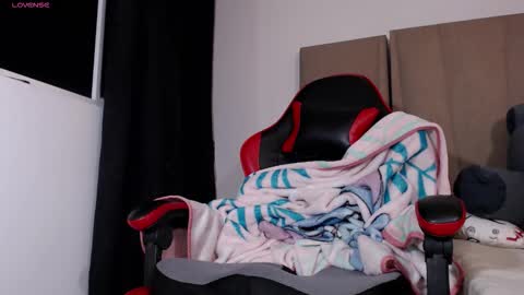 hot_twinks83 online show from November 12, 2025, 1:28 am