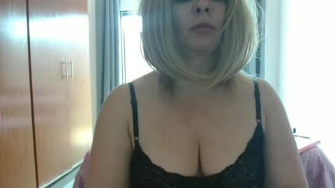 Snapshot of hot_wiffe chatting on September 28, 2025, 3:39 pm couple without tabus online show from September 28, 2025, 3:39 pm
