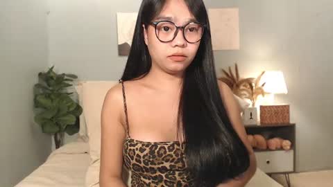 hotasian_gabby69 online show from June 15, 2026, 12:35 am