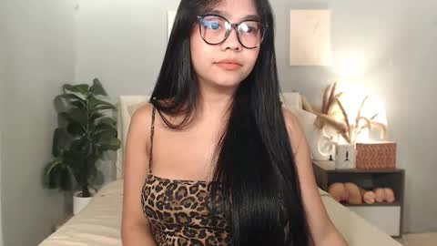 hotasian_gabby69 online show from August 6, 2026, 1:51 am