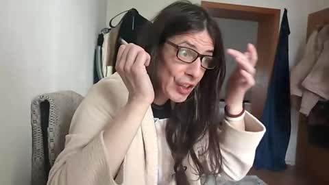 Betty Bellucci online show from November 9, 2025, 11:30 am