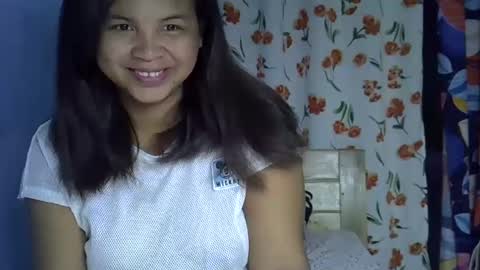 hotcelici online show from October 8, 2025, 4:43 am