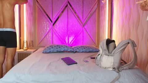 hotcouple_222 online show from April 5, 2026, 7:27 am