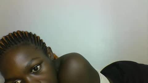 VICTORIA online show from October 8, 2025, 7:11 pm