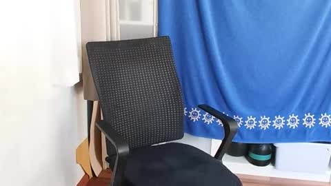 Hot Destany online show from April 27, 2026, 7:39 am