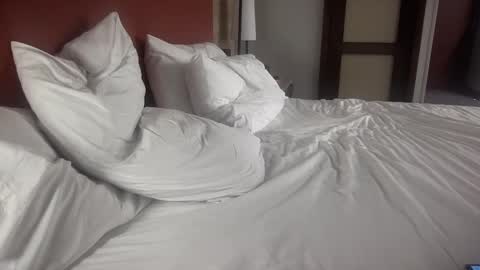 hotdogstuffer online show from October 16, 2025, 12:22 am