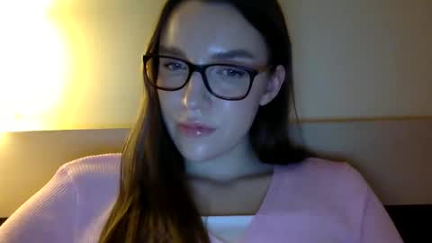 Snapshot of hoteffy chatting on March 5, 2025, 8:53 pm effy online show from March 5, 2025, 8:53 pm