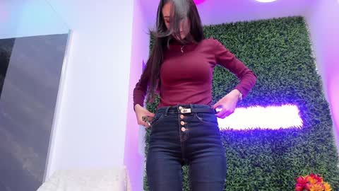 hotfallingdevil online show from November 23, 2025, 6:24 am