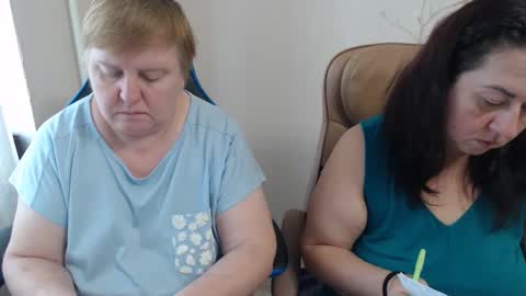 Snapshot of hotfiremommy chatting on November 9, 2025, 8:45 am LimonkaFire online show from November 9, 2025, 8:45 am