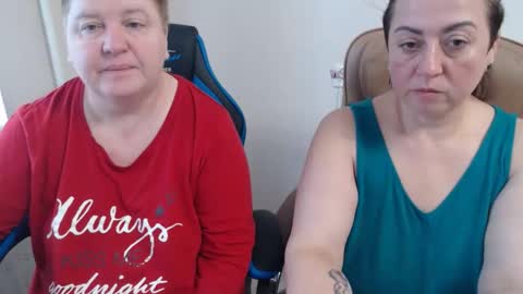 Snapshot of hotfiremommy chatting on November 16, 2025, 7:58 am LimonkaFire online show from November 16, 2025, 7:58 am