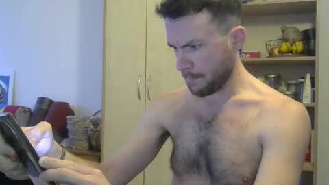 Le jardinier sexy online show from March 8, 2026, 5:28 pm