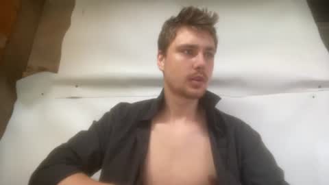 Snapshot of hotgentleman_3003 chatting on July 3, 2026, 7:37 am William online show from July 3, 2026, 7:37 am