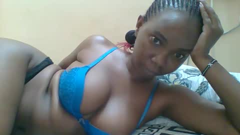 Queen online show from November 17, 2025, 6:14 pm